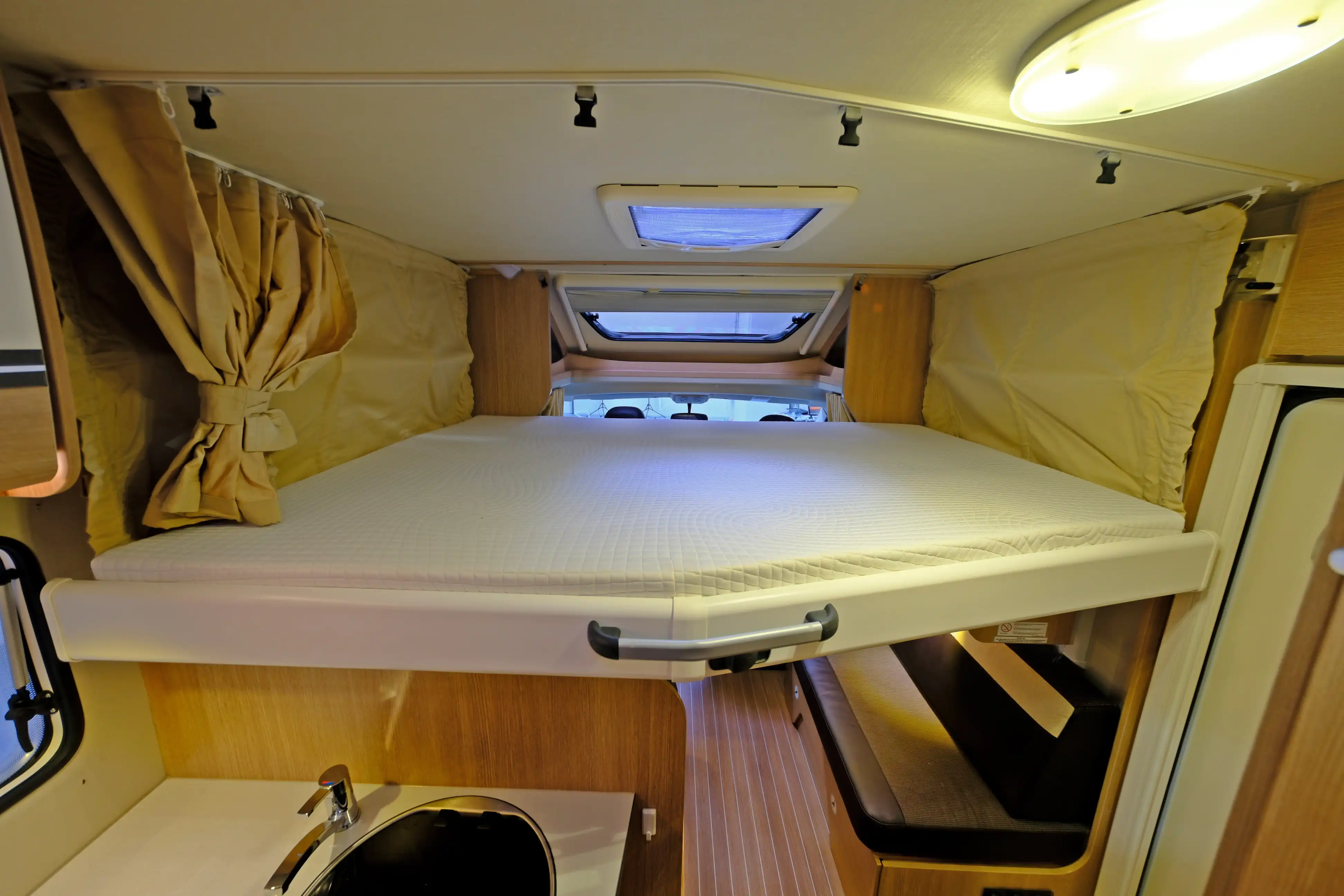 SUNLIGHT T 67